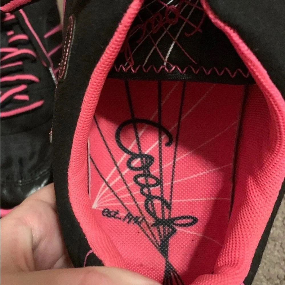 COACH Darla Women’s Sz 8.5 Black and Pink Women's Athletic Tennis Shoes GUC